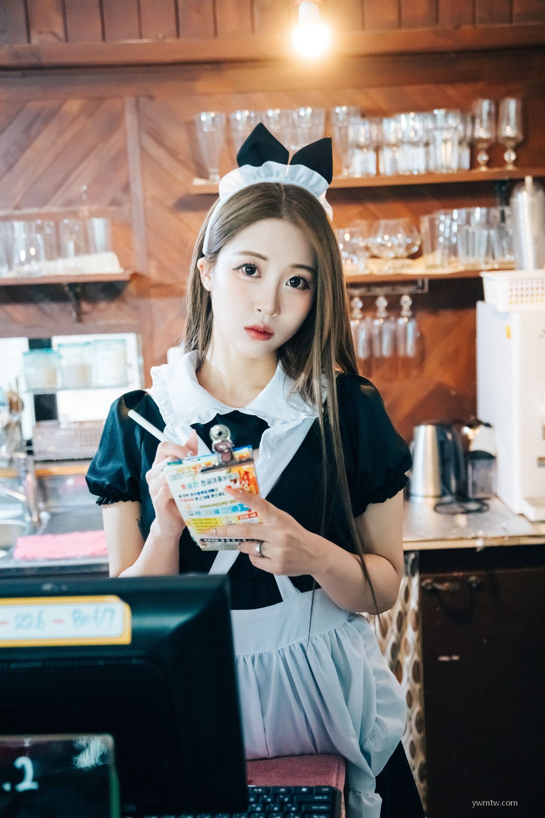 cafe [ϺLoozyͼ] Maid ŮBomi P.3